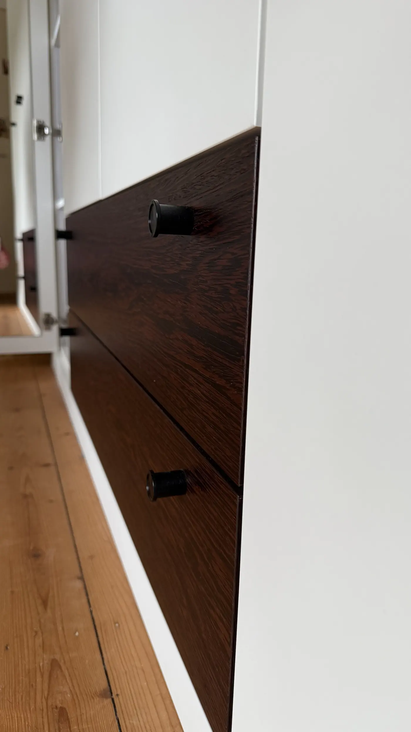Kleiderschrank mit Lichtakzent - Ansicht 9